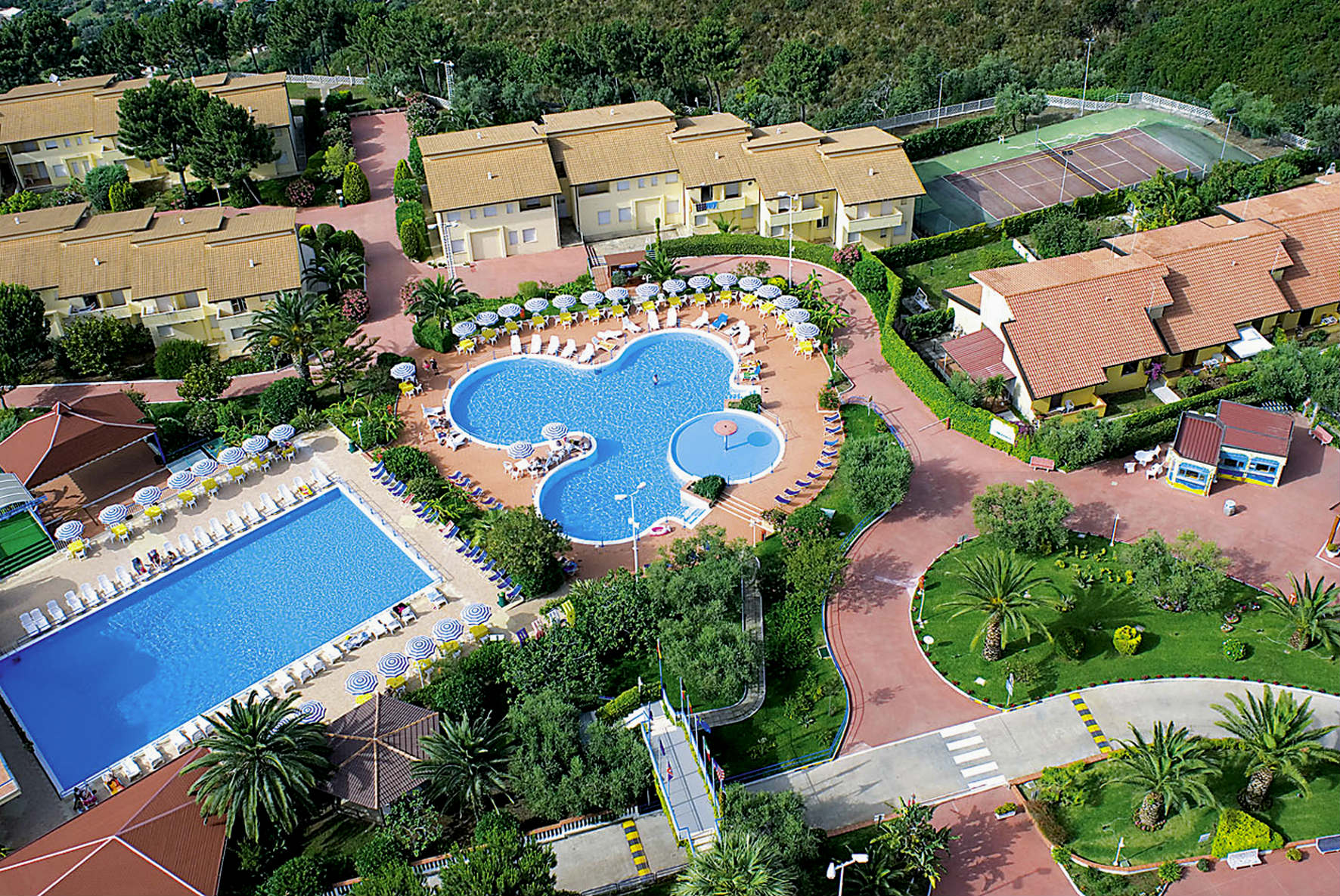 6 VILLAGGIO HOTEL LA PACE